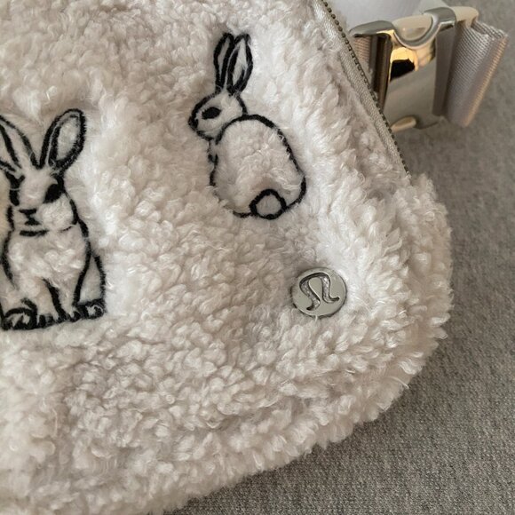 Lululemon Lunar New Year Everywhere Bunny Belt Bag 1L Fleece - Picture 12 of 16
